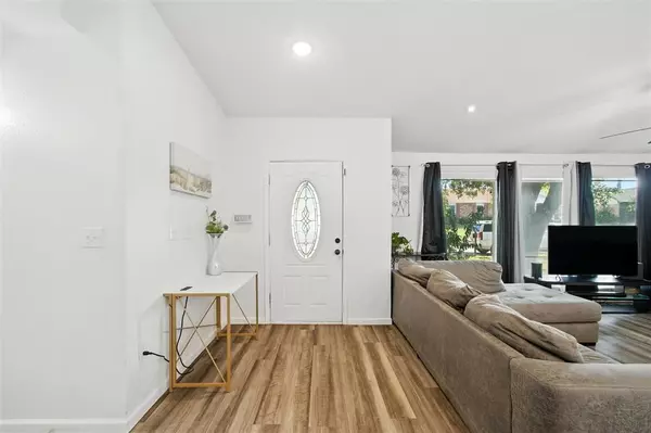 Dallas, TX 75249,9853 Sophora Circle