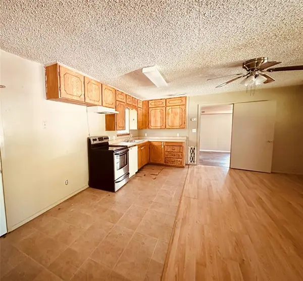 316 Kaufman, Mount Vernon, TX 75457