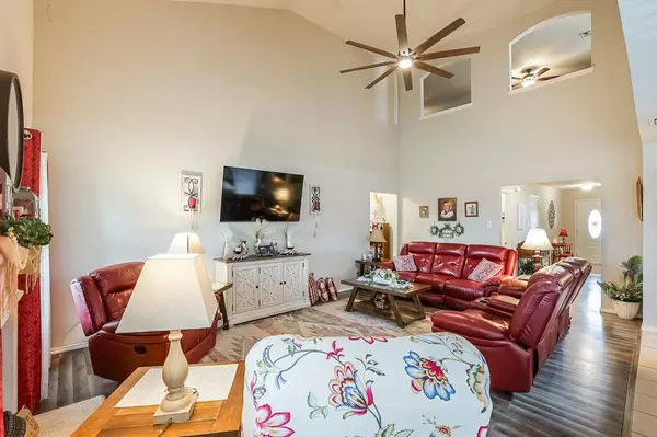 Waxahachie, TX 75165,217 Hackney Street