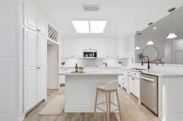 Burleson, TX 76028,509 Forest Edge Street