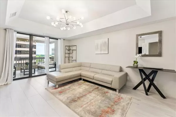 Dallas, TX 75225,5909 Luther Lane #1002