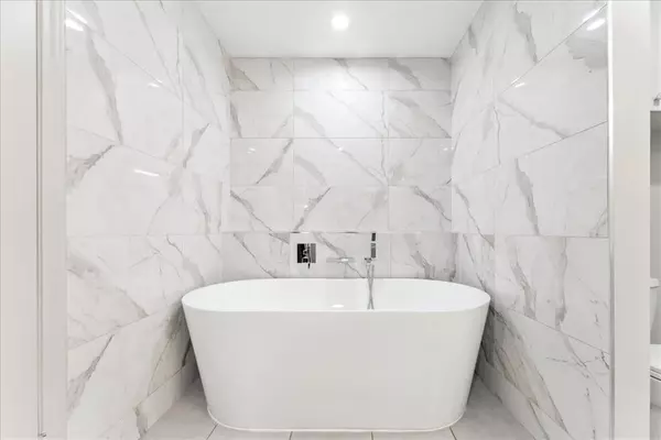 Dallas, TX 75225,5909 Luther Lane #1002