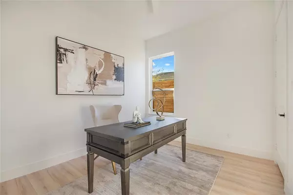 Dallas, TX 75212,3902 Furey Street