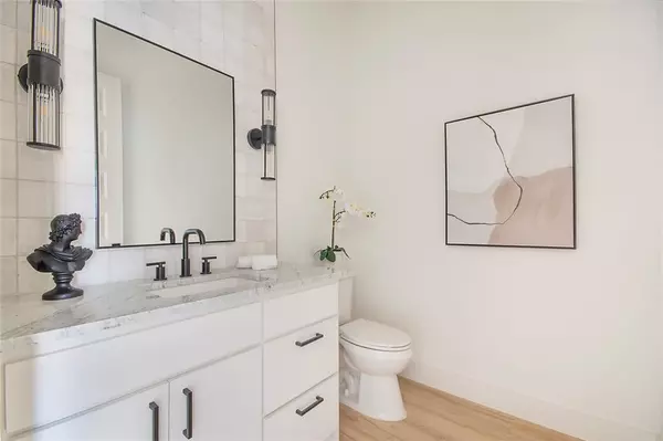 Dallas, TX 75212,3902 Furey Street