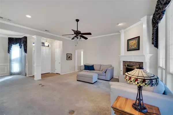 Grand Prairie, TX 75052,530 Queens Way