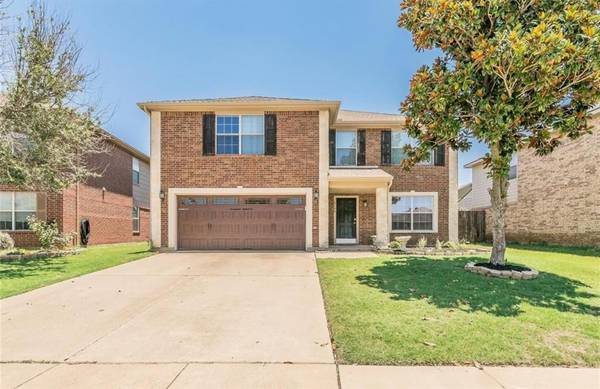 10708 Emerald Park Lane, Fort Worth, TX 76052