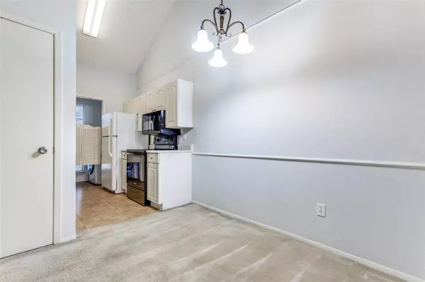 Dallas, TX 75248,5981 Arapaho #1106