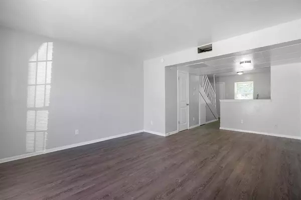 Arlington, TX 76010,307 Rose Street #311-B