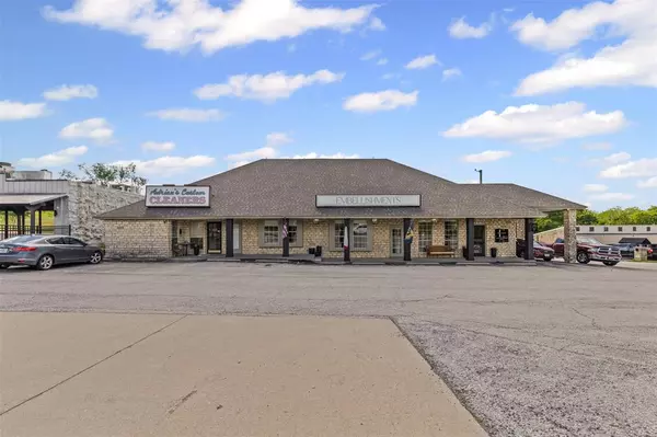 Aledo, TX 76008,621 N FM 1187