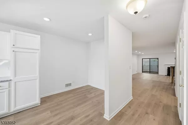 Bloomingdale Boro, NJ 07403,3 Mountain Ridge Rd