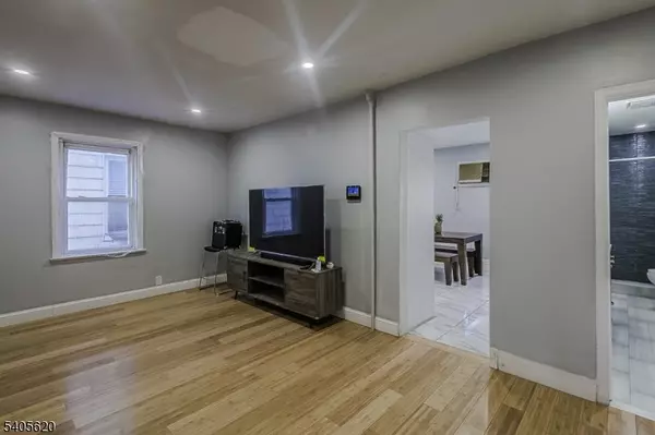 Bloomfield Twp., NJ 07003,158 Glenwood Ave