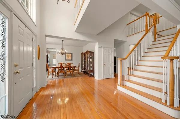 48 Bovensiepen Ct, Roseland Boro, NJ 07068