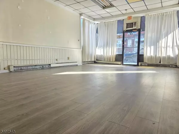 Linden City, NJ 07036,15 E Price St