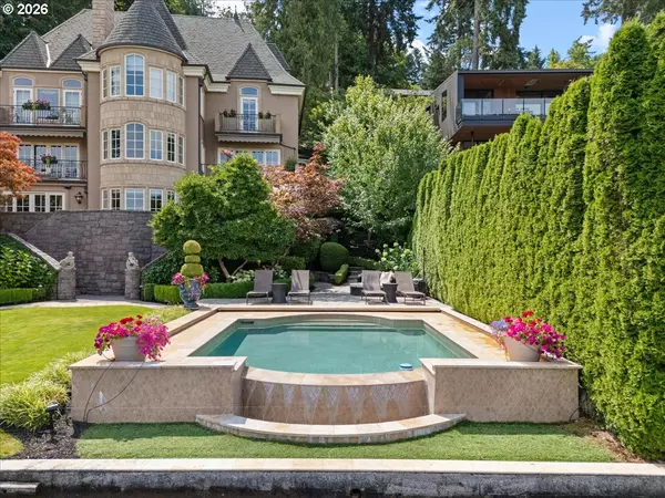 Lake Oswego, OR 97034,1527 LAKE FRONT RD