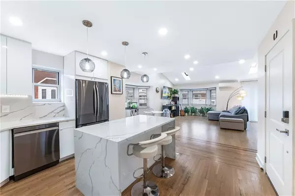 Brooklyn, NY 11234,15 Cove LN #3C