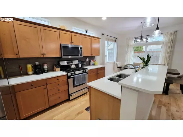 Eugene, OR 97408,2461 MOUNTAIN TER