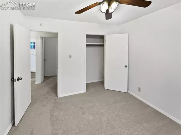 Colorado Springs, CO 80910,2127 Saranac DR