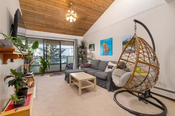 Calgary, AB T3A2V9,3730 50 ST NW #417