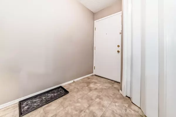 Airdrie, AB T4B 2W4,604 8 ST SW #3101