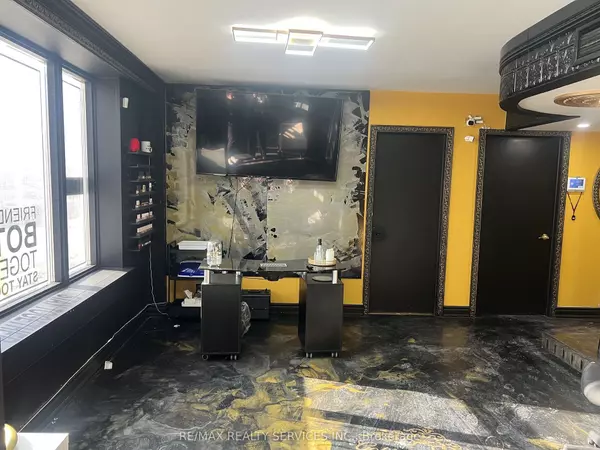 Toronto C03, ON M5P 1H1,34 Berwick AVE