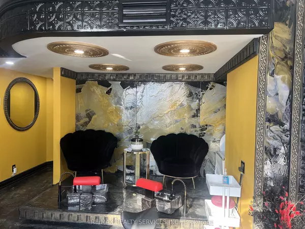 Toronto C03, ON M5P 1H1,34 Berwick AVE