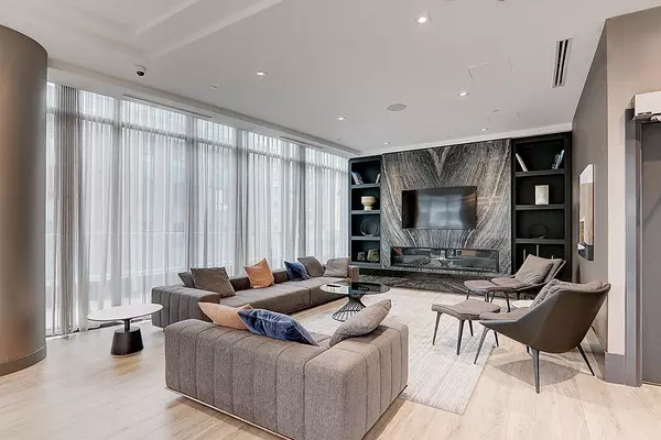 Toronto C08, ON M4Y 0C9,403 CHURCH ST #3302