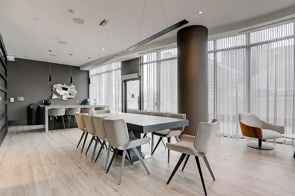 Toronto C08, ON M4Y 0C9,403 CHURCH ST #3302