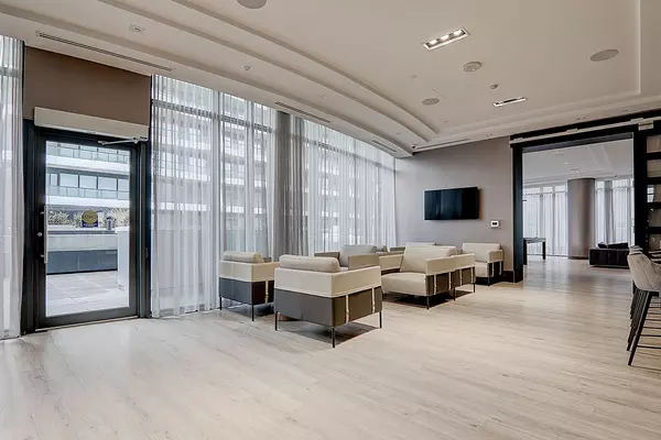 Toronto C08, ON M4Y 0C9,403 CHURCH ST #3302