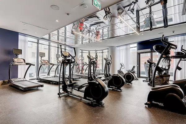 Toronto C08, ON M4Y 0C9,403 CHURCH ST #3302