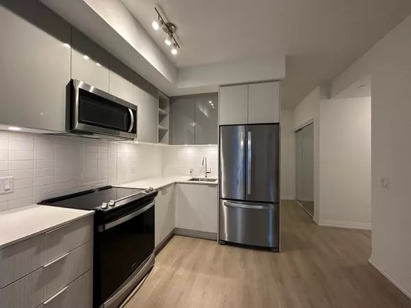 Toronto C10, ON M4S 0E3,25 Holly ST #602