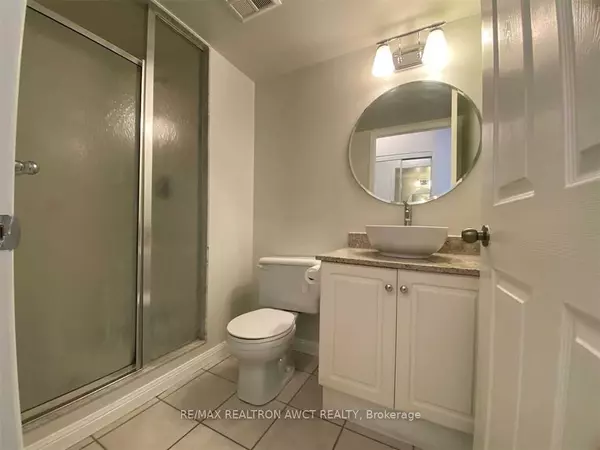 Toronto C07, ON M2N 6Z6,23 Lorraine DR #1511