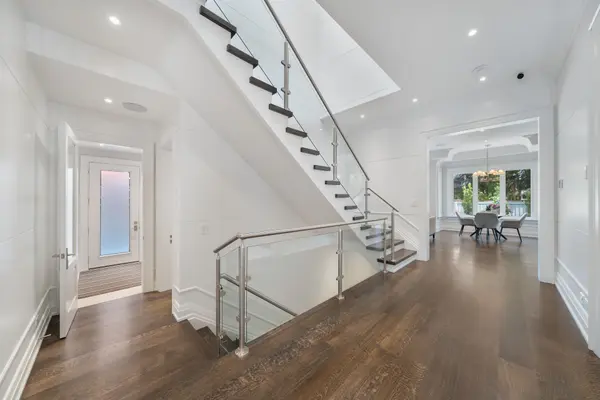 83 Kimbark BLVD, Toronto C04, ON M5N 2X9