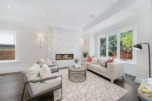 Toronto C04, ON M5N 2X9,83 Kimbark BLVD