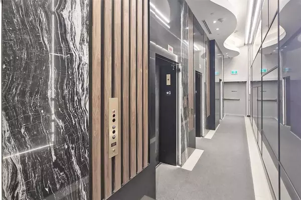 Toronto C01, ON M5V 0S6,99 John ST #2403