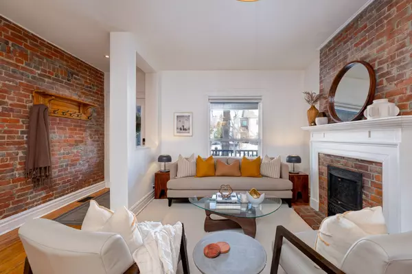 Toronto E02, ON M4E 3M6,186 Scarborough RD