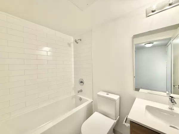 Toronto E06, ON M1N 0C7,2 Manderley DR #603