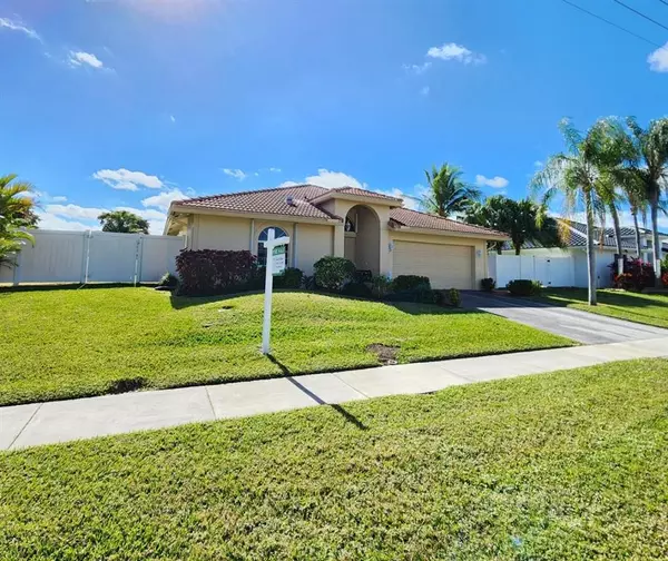 Dania Beach, FL 33004,426 SE 3rd Pl