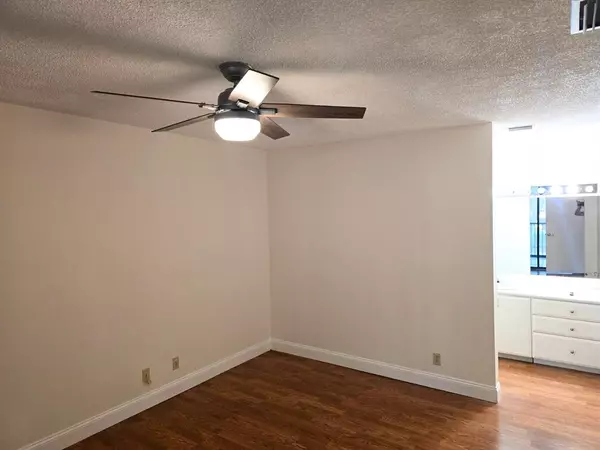 Pompano Beach, FL 33066,4049 N Carambola Cir #4049