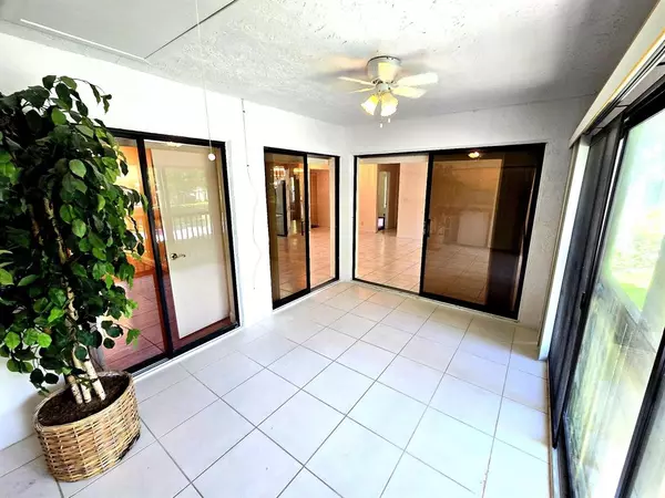 Pompano Beach, FL 33066,4049 N Carambola Cir #4049