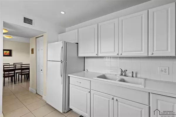 Lauderdale Lakes, FL 33319,4191 NW 41st St #316