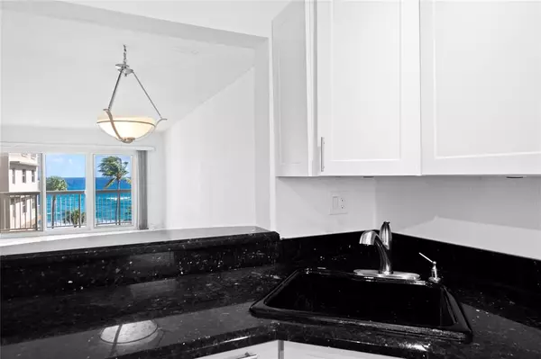 Hillsboro Beach, FL 33062,1069 Hillsboro Mile #507