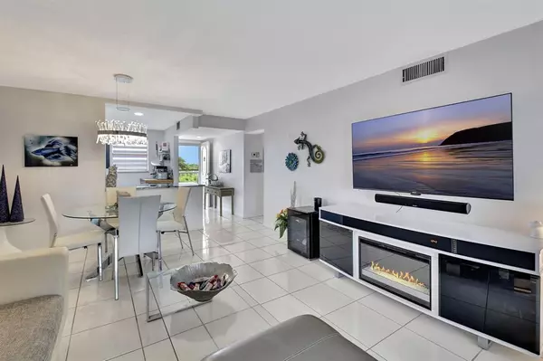 Boynton Beach, FL 33435,2615 NE 3rd Ct #411