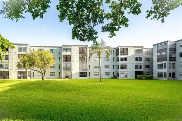 Boca Raton, FL 33428,9440 SW 8th St #308