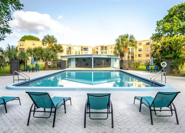 Boca Raton, FL 33428,9440 SW 8th St #308