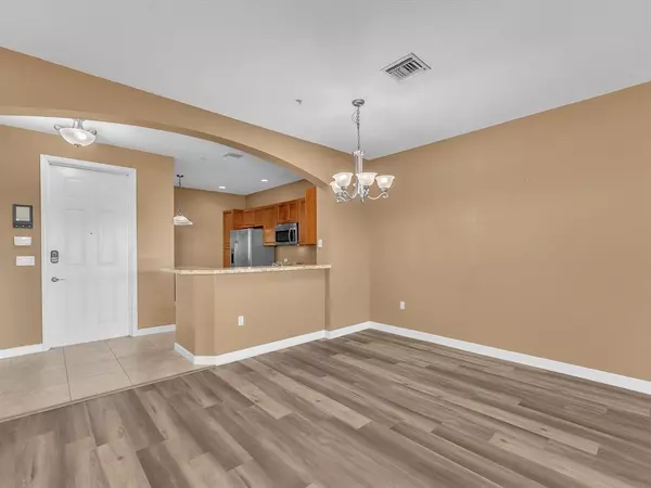 Sunrise, FL 33323,3055 NW 126th Ave #7-319