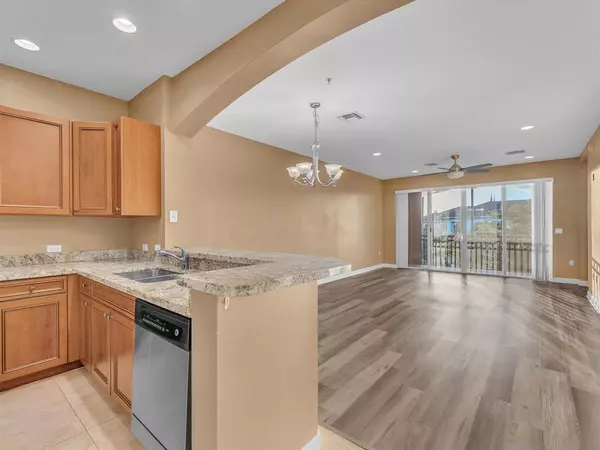 Sunrise, FL 33323,3055 NW 126th Ave #7-319