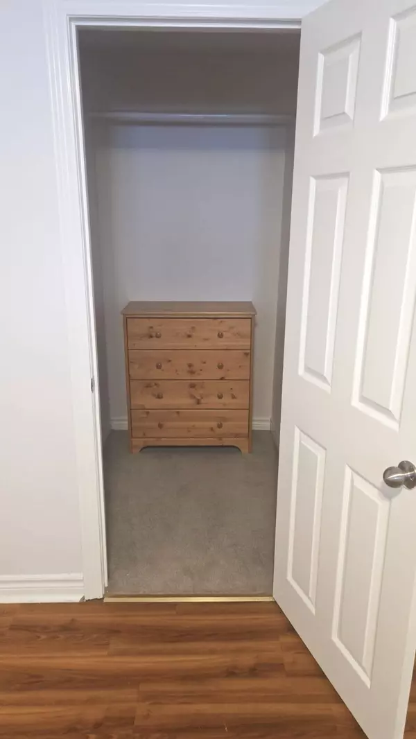 Aurora, ON L4G 0J7,98 Pointon ST #Basement