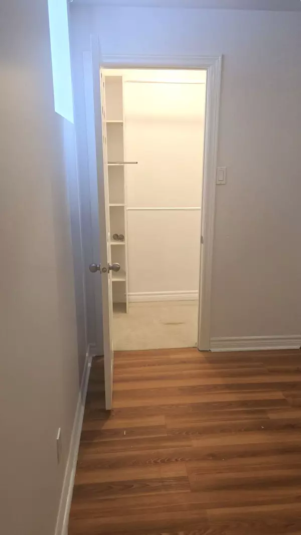 Aurora, ON L4G 0J7,98 Pointon ST #Basement