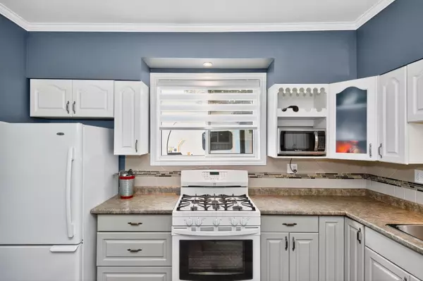 Midland, ON L4R 3T4,196 Fourth ST