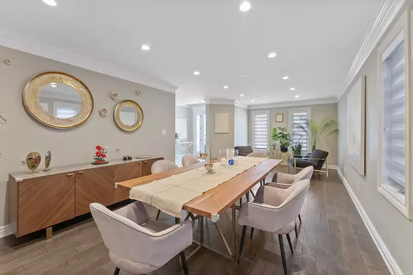 Oakville, ON L6H 5T1,2057 Peak PL